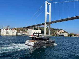 Disfrute de su viaje en este lujoso catamarán a motor de 59 pies