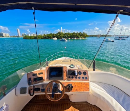 Louez ce magnifique flybridge Sea Ray Big Yacht de 60 pieds