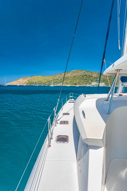Enjoy a Day Aboard our LAGOON420: Your Ultimate Seafaring Oasis!