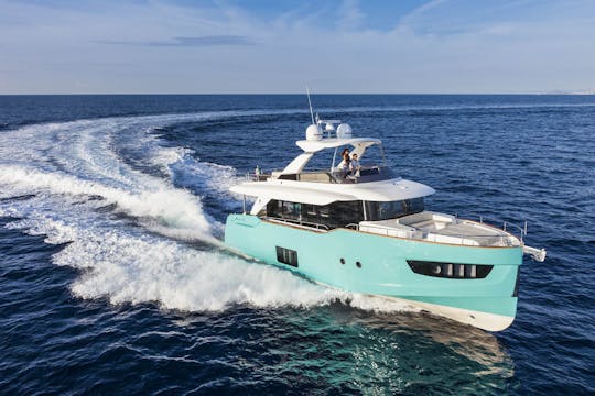 Louer un yacht Navetta 58 Absolute à Beaulieu-sur-Mer, Provence-Alpes-Côte d'Azur