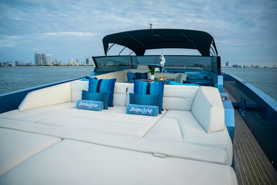 Elevate Your Experience with New Luxury Vanquish VQ58 Sports Yacht!
