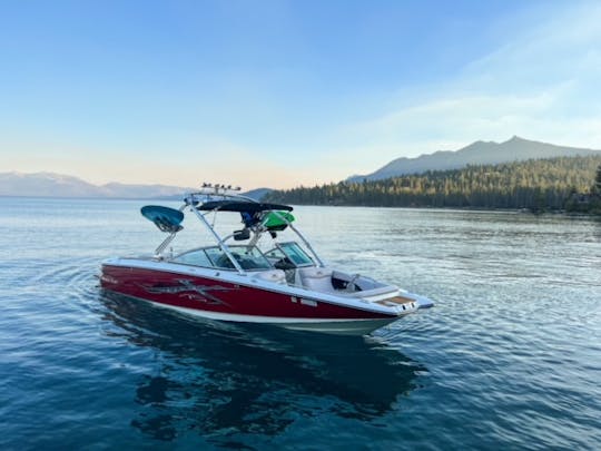 Barco de wake/surf Mastercraft de 25 pés