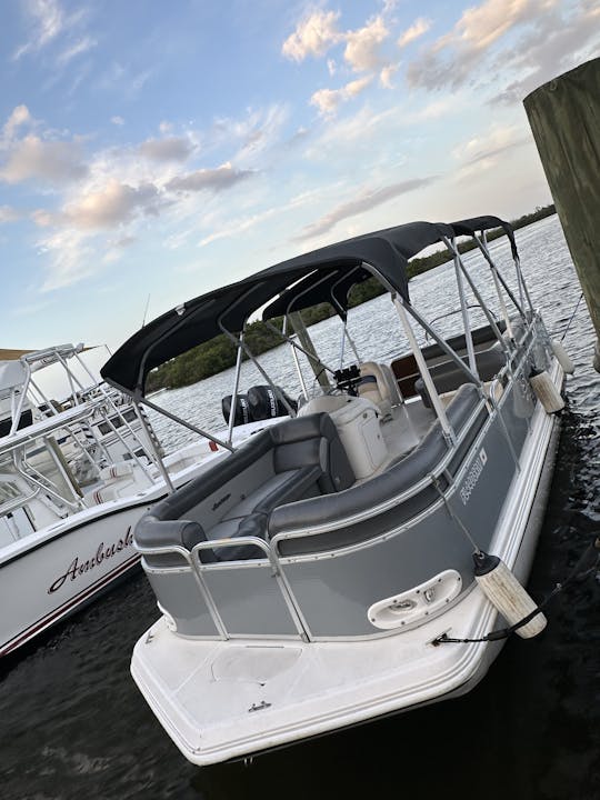 22ft Hurricane Pontoon boat in Saint James City