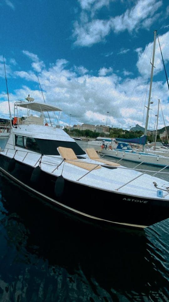 Marés Hunter 50ft Powerboat for 20 people in Rio de Janeiro
