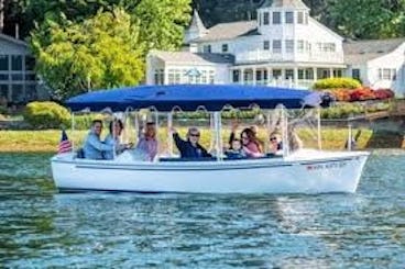 18-Foot Electric Duffy Boat Rental in Newport Beach 8-Passenger