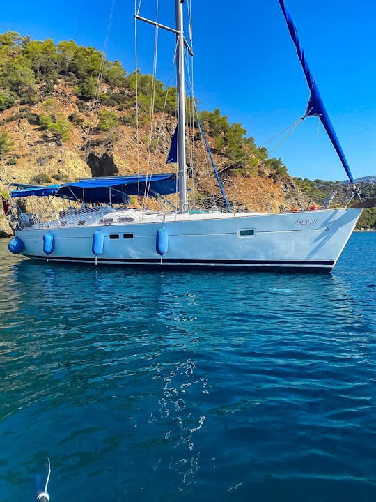 Alquiler de monocasco de crucero BENETEAU OCEANIS 423 en Mugla, Turquía