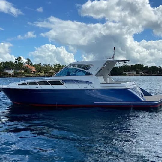 Rendez-vous sur l'île de Saona dans ce Chris Craft de 43 pieds 