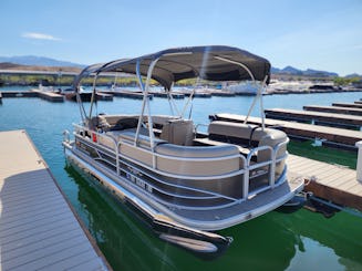 Easy Cruise- Barge de fête Sun Tracker 20DLX 2018 sur le lac Havasu-