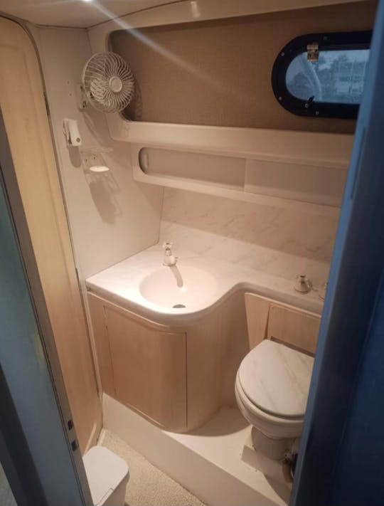 Bateau à moteur de 38 pieds à Cabo Frio