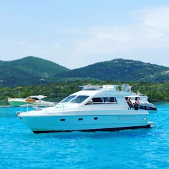 SARDINIA BOAT TRIP TO COSTA SMERALDA aboard 1990 Ferretti Yachts Altura 36 Fly