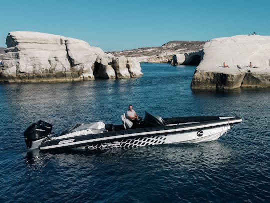 Exploration d'une journée de l'île de Milos à bord du Skipper 4X90 « Navigatus IV »