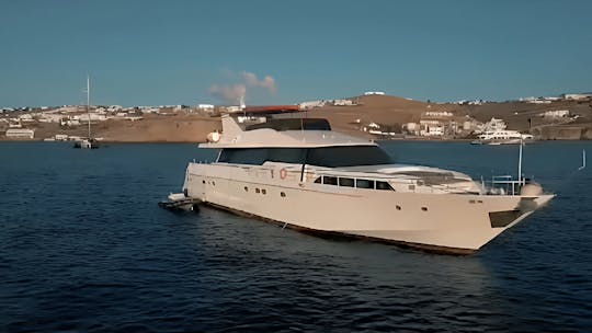 Yacht à moteur Technomarine 95 2500 ch - Mykonos