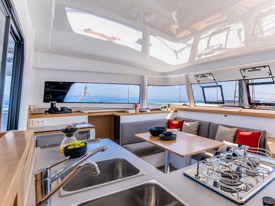 Luxury 40" Sail Catamaran - City Views, Anchoring, Sam's and more | Sausalito