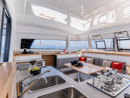 Catamarán de vela de lujo de 40 pulgadas | Nuevos precios de verano con descuento | Sausalito