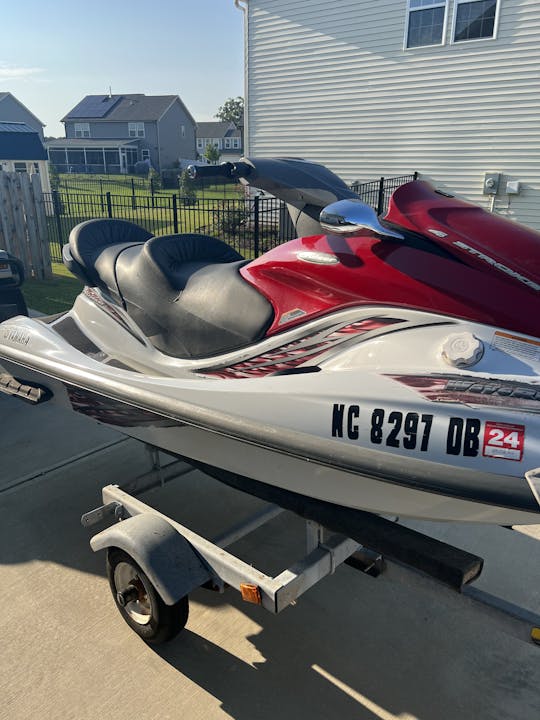 Yamaha Waverunner Cruiser en alquiler en Falls Lake, Kerr Lake y Jordan Lake