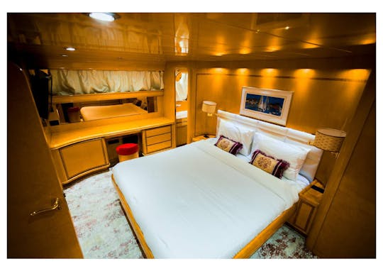 Glamorous Azimuth New Super 85 Yacht Melhor oferta na Marina de Dubai 