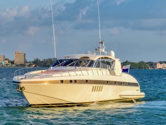 Mangusta de 84 pies disponible para alquilar