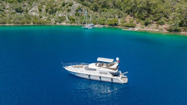 Fairline 59 luxury motor yacht with a capacity of 6 people in Gocek 