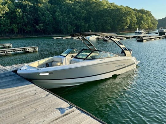 Regal LX2 de luxo no Lago Lanier