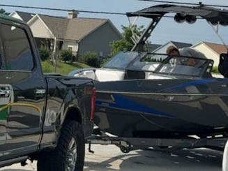 Axis T22 Wake Surf Boat – Lake Day Fun with Surf & Crew
