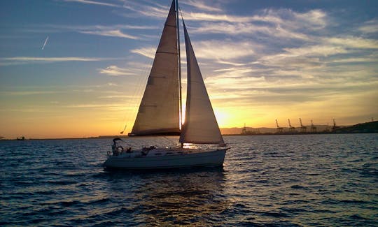  Sunset Sailing Experience in Barcelona with Live Music