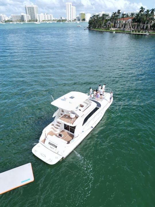¡Recorrido en yate en Miami Beach!