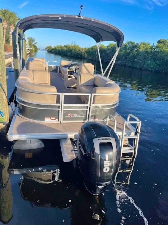 2020 Brand New Suntracker Pontoon boat in Cape Coral, Florida