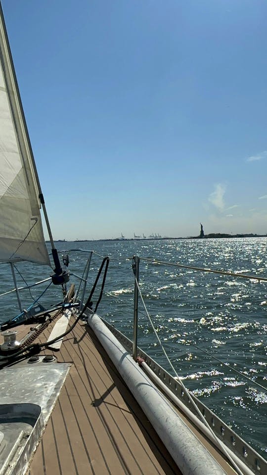 North River Sailing - Experience New York by Sail