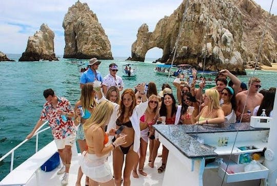 Catamarã em Cabo San Lucas, México. 