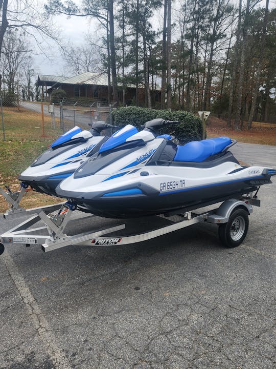 2 new waverunner jet skis on Lake Allatoona rent 1 or 2 and double the fun