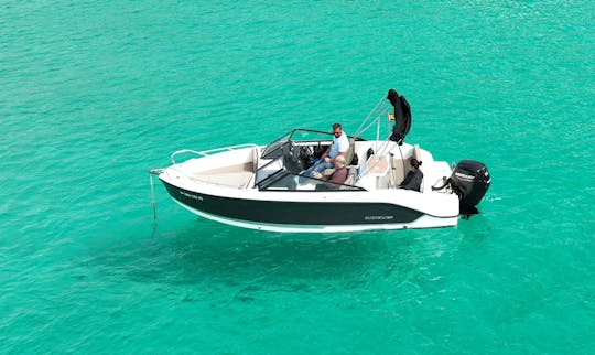 ¡Explora Can Pastilla con estilo con Activ 605 Bowrider!