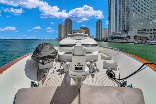 Cruise Miami onboard 110ft Maiora Mega Yacht!!!