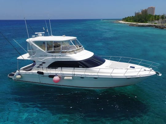 ¡Sea Ray Cozumel de 60 pies con comida y bebida!