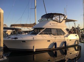 Naviguez sur le lac sur un yacht de 40 pieds. Faites une croisière sur Lake Union, Lake WA, Andrew's Bay, etc.