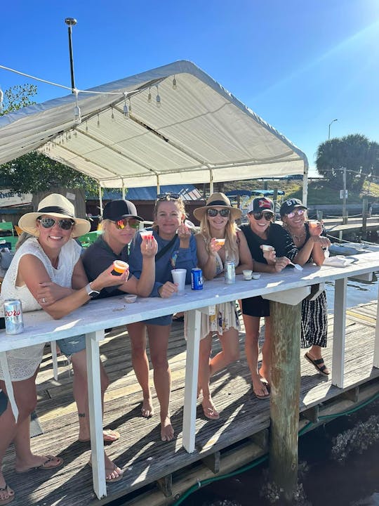 Cruzeiro com bebidas alcoólicas no rio Manatee