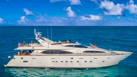 Experience Miami Beach Luxury on the AZIMUT 100' FLY Yacht