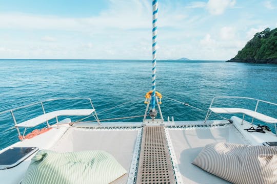 Catamaran à voile à louer à Phuket.