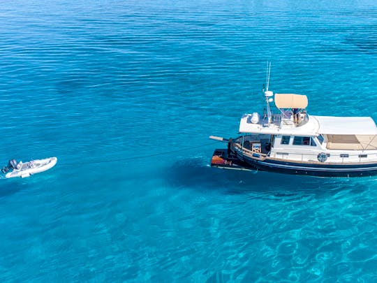 Menorquin XV Yacht Charter for Your Vacation Getaway!
