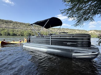Party-Ready Pontoon for 9 – Captain & Lily Pad Included!