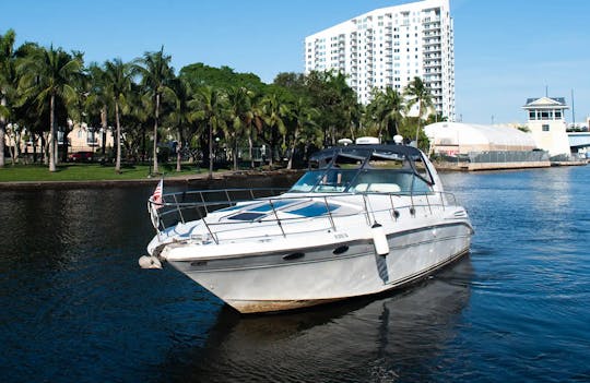 Sea Ray Sundancer 44 pés - Iatismo de luxo em Miami
