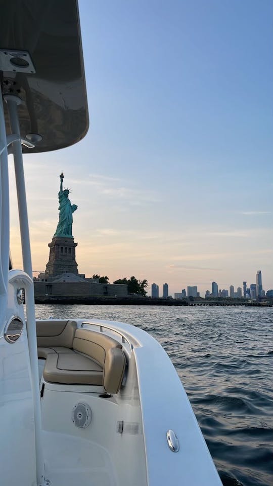 Fun & Spacious 23ft Nautic Star in NY/NJ