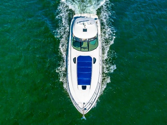 Beautiful 55' Sea Ray Yacht in Miami, FL