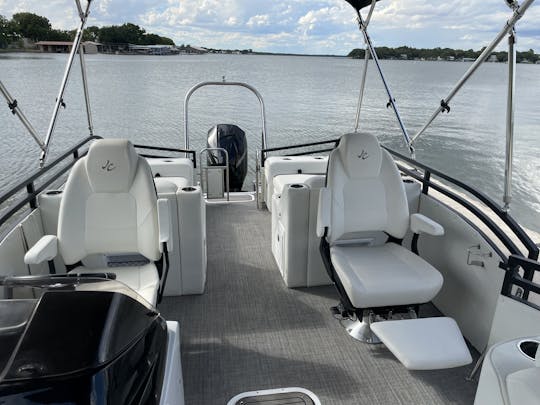 10 % de rabais du lundi au jeudi ! ! ! Location de bateaux et de jet-skis sur le lac LBJ
