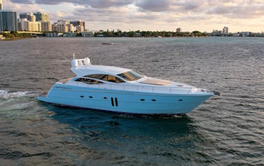 ¡Increíble yate a motor de lujo de 68 pies en Miami, Florida!  