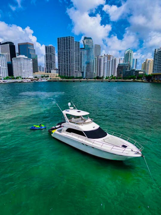 50FT Beautiful Azimut Yacht Available In Miami for up to 13 people. NO HIDDEN FE