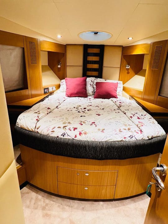 Premium 44ft Majesty Yacht | Great for couples and families!
