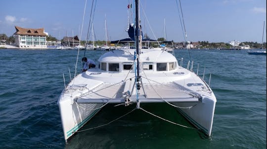 Location privée d'un catamaran de 42 pieds/Capacité 30 personnes