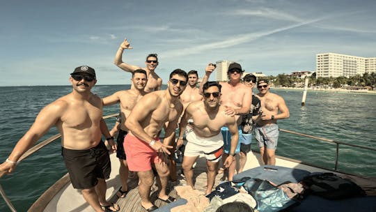 Cancun 4hr Private Tour. Fresh Food and Drinks. Ocean and Beach