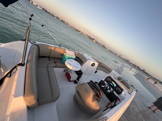 Bateau à pont Hurricane 2024 10 places Yamaha 115