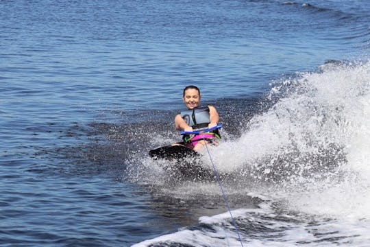 Diversão de meio dia em Crab Island, Tubing e Golfinhos com o Capitão!